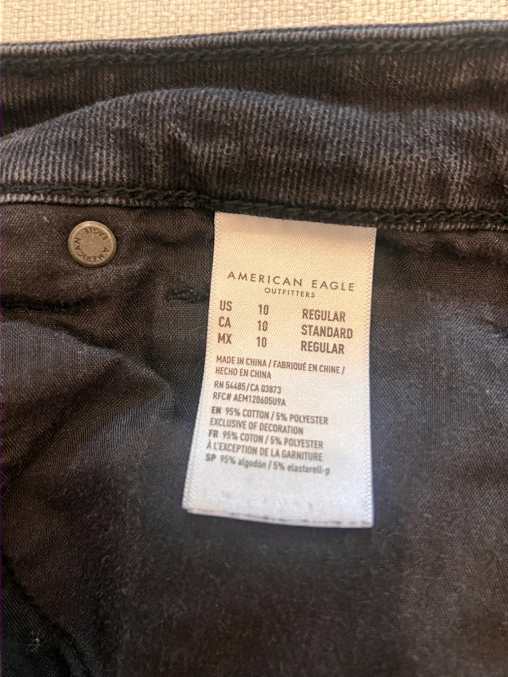 American Eagle Black Mom Jeans Size 10 Distressed Ripped Comfort Stretch - Picture 4 of 5